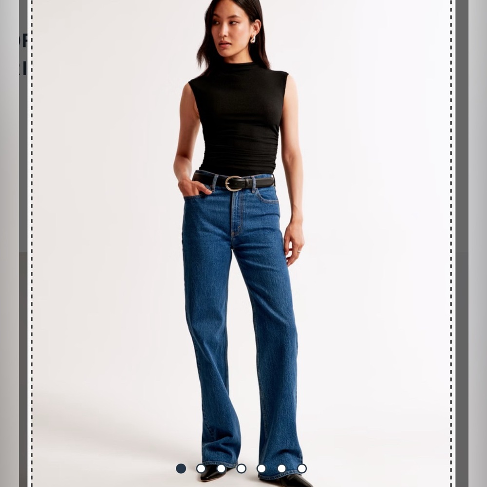 Brand new - never worn - High Rise 90s Relaxed Jean - curve love - 32